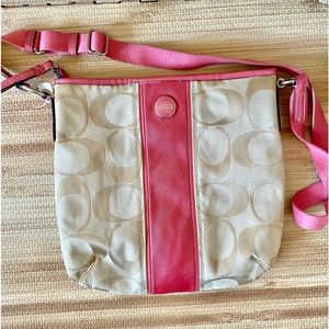 Coach Signature Stripe Crossbody 
Style: F21905